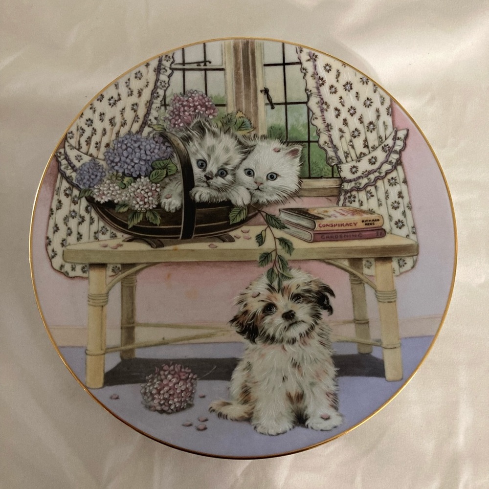 Hamilton collection cat plates